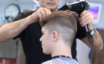 Balayage-magi og krøllede drømme: Sådan finder du frisøren, der kan det hele